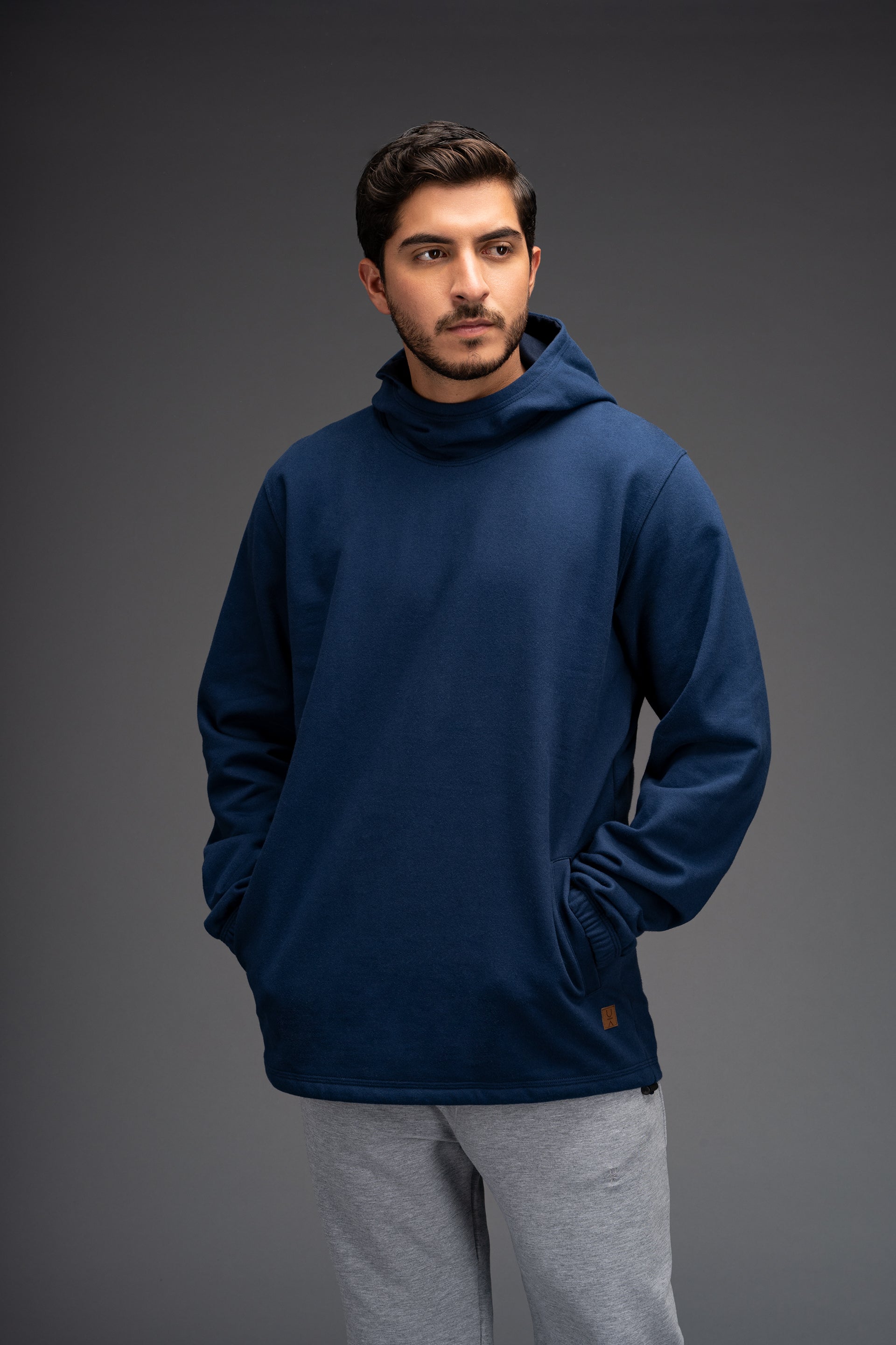 POLERA BRUNO CON CAPUCHA AZUL