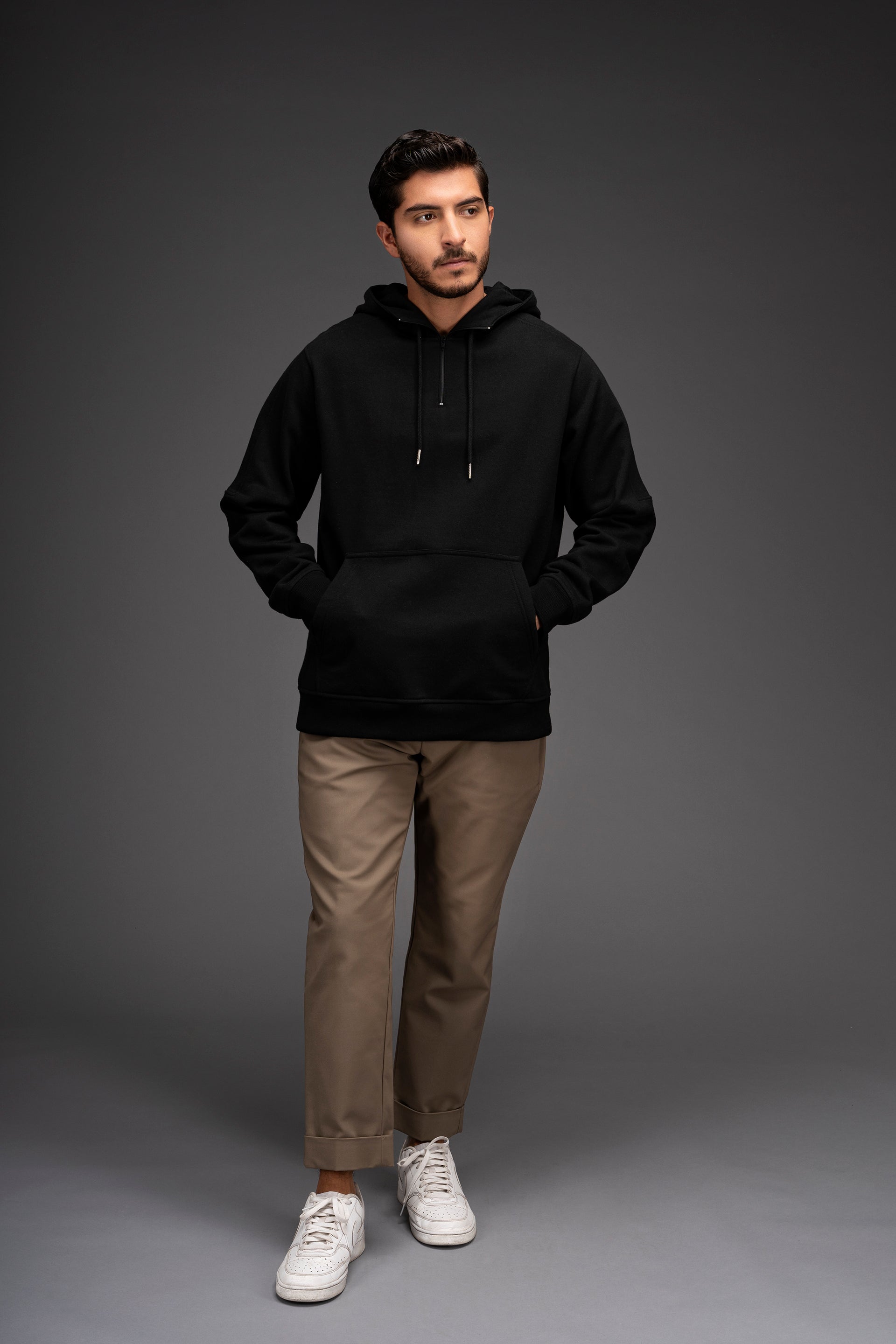 POLERA CON CAPUCHA 100% ALGODÓN BLADIMIR NEGRO