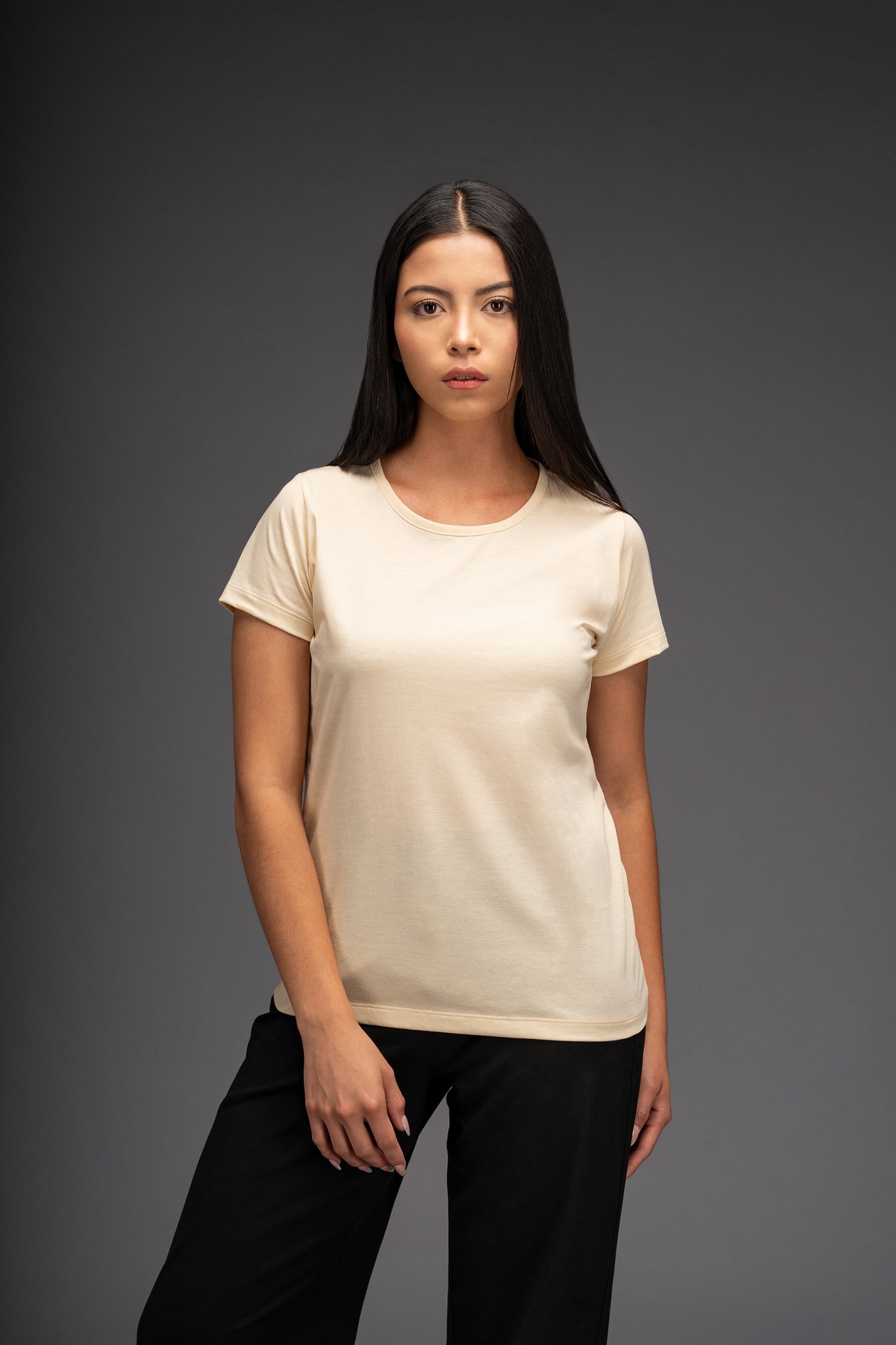 POLO BASICO DE ALGODÓN PIMA MANGA CORTA BASIC - MUJER | CREMA