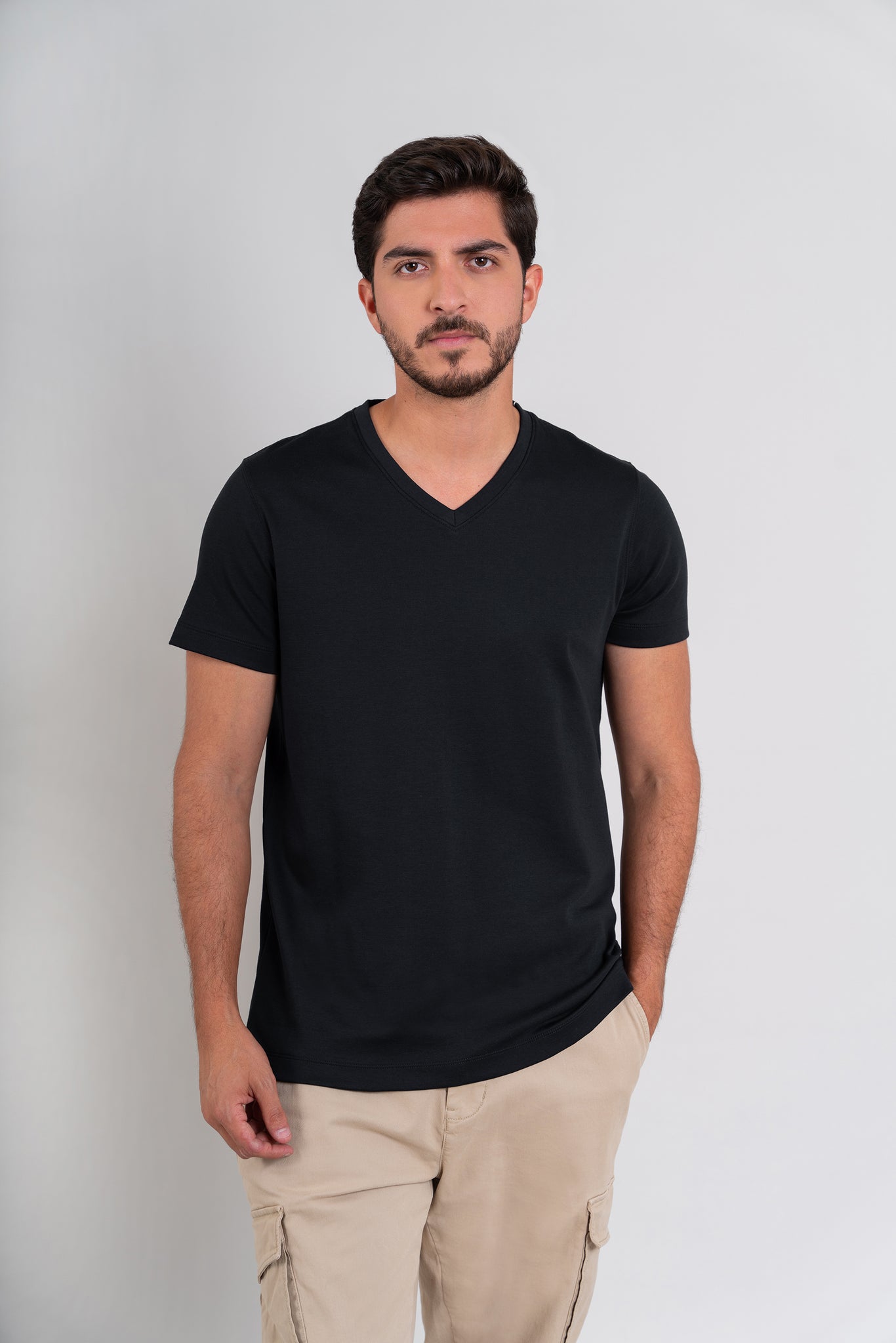POLO HOMBRE CUELLO V MC -  PIMA GAMUZADO | NEGRO